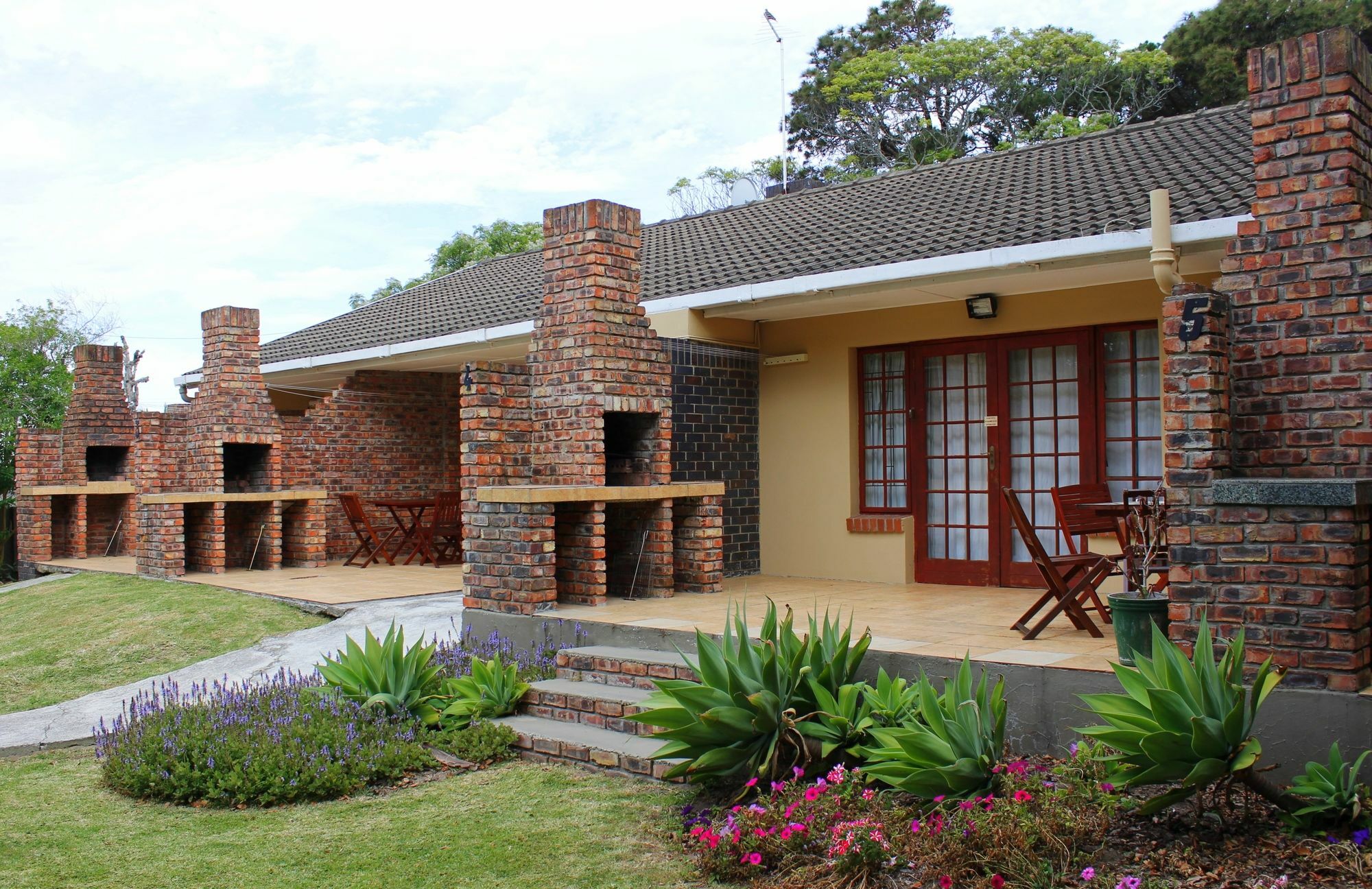 African Aquila Guest Lodge Glendinningvale Экстерьер фото